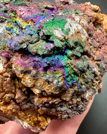 Iridescent Hematite and Goethite on Quartz