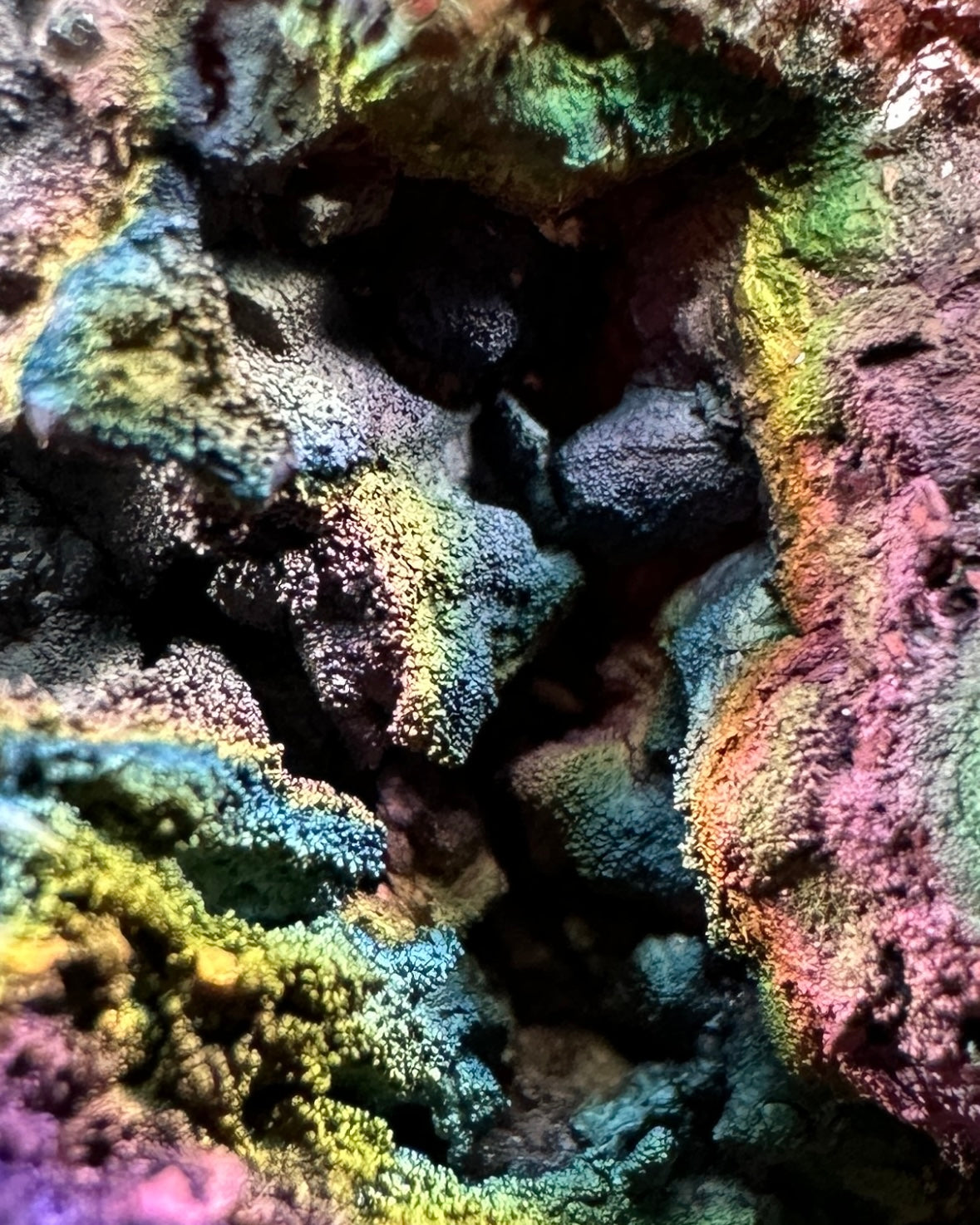 Iridescent Hematite and Goethite on Quartz